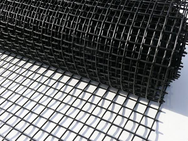 Plastic drainage mesh