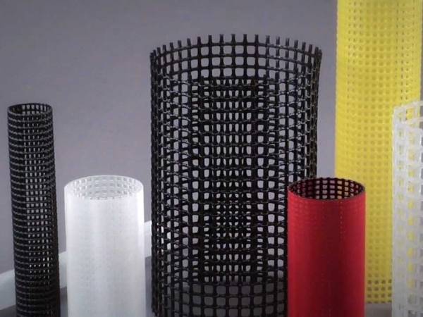 Plastic filter tubes in black, white, red and yellow.